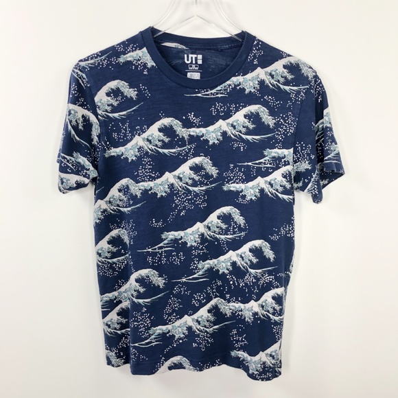 Uniqlo Other - Uniqlo x Hokusai Blue Japanese Giant Waves Graphic